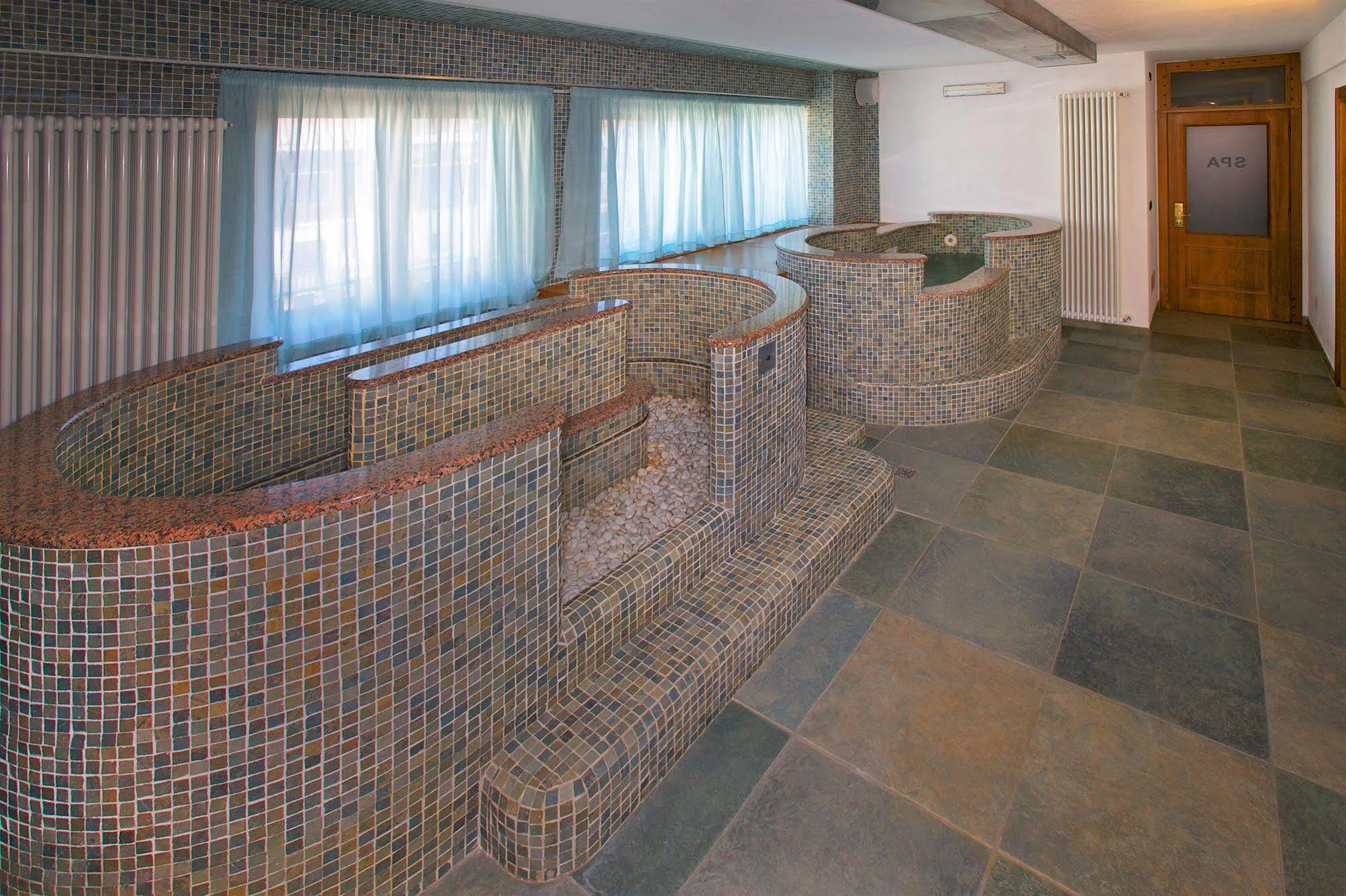 Hotel Savoia Debili Sauze D'Oulx Ngoại thất bức ảnh
